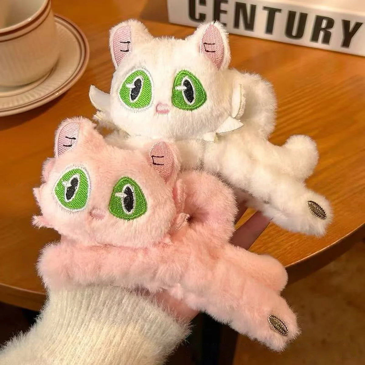 1pc New Cute Cat Hair Claw Autumn and Winter Cartoon Versatile Large Plush Hair Clip Shark Clip for the Back of the Head