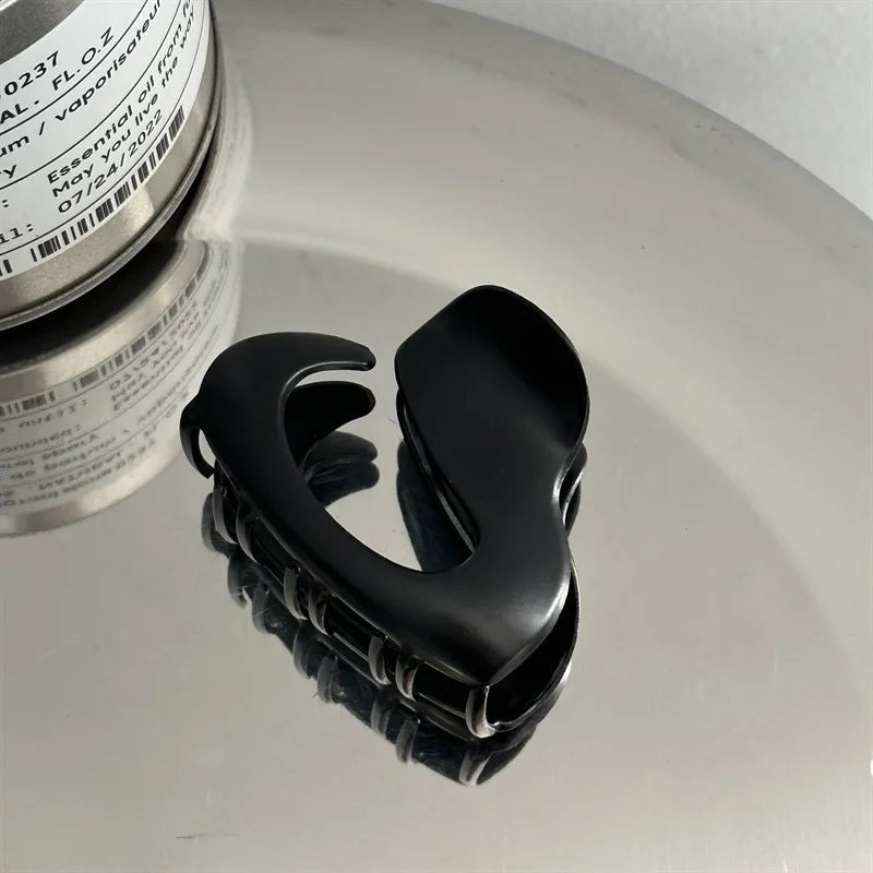 Geometric Irregular Medium Hair Claw Trendy Hair Accessories For Women Metal Gold Silver Black Claw Clips Girls Jewelry New 2023