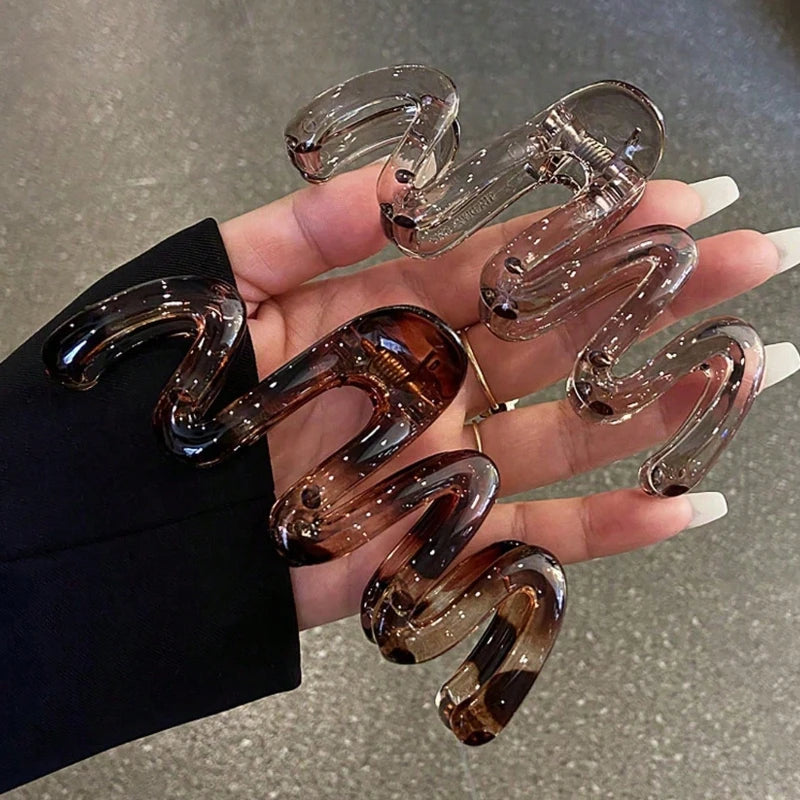 2pcs Women's Y2K Wavy High Glossy Amber Brown 11cm/4.33in Large Lightweight Plastic Hair Clip, Elegant and Minimalistic